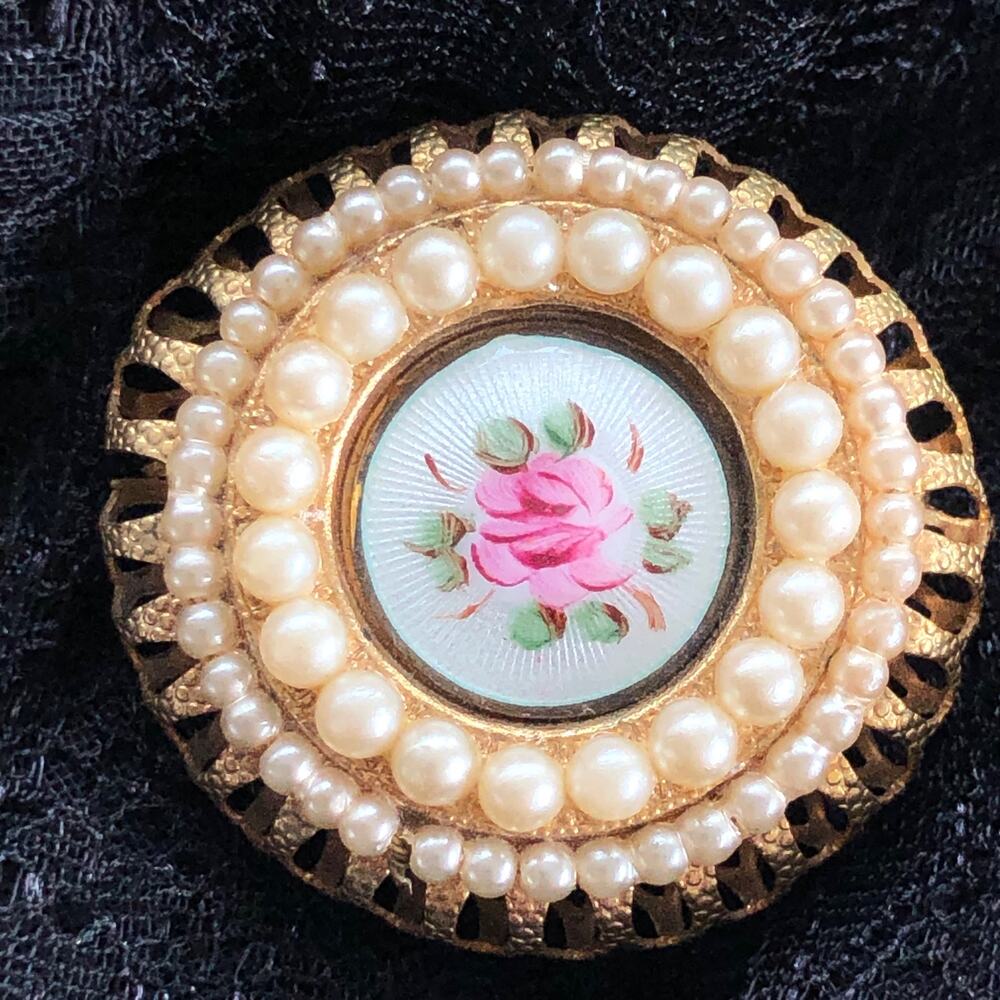 Vintage Victorian Gold Tone Round Floral Enamel Faux Pearls Brooch Pin - Picture 2 of 6